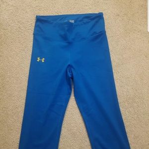 Under armour heat gear leggings. Size small